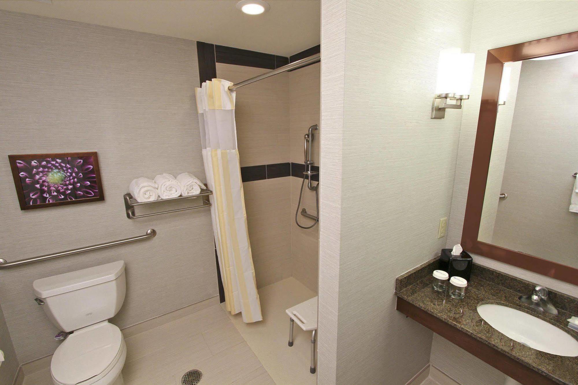 Hilton Garden Inn Covington/Mandeville Bilik gambar